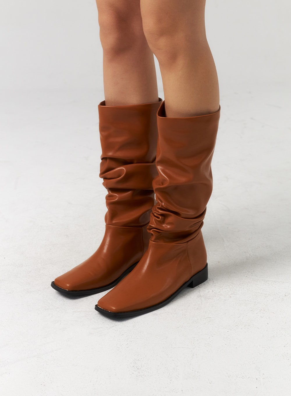 Quadratic Toe Boots up to the Calf CU329