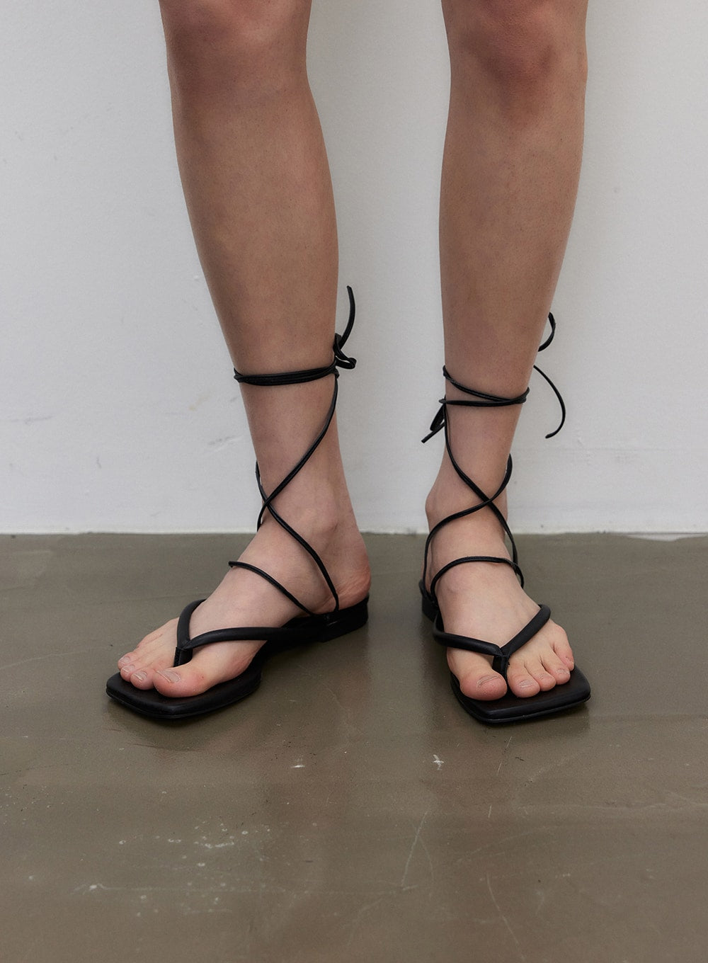 Flat Sandals IY325