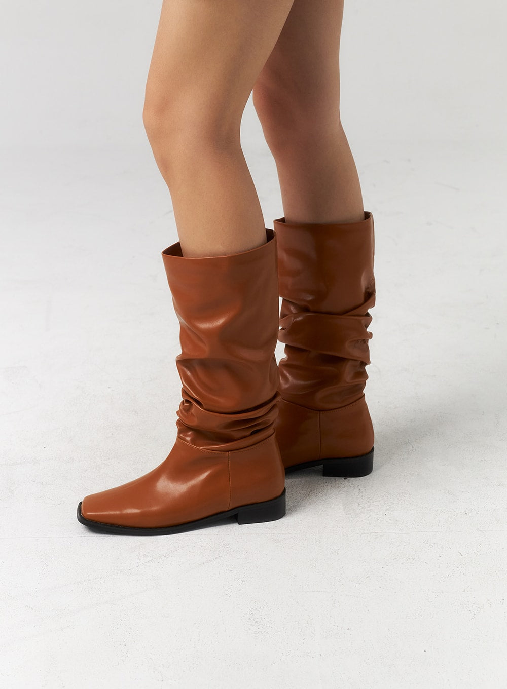Quadratic Toe Boots up to the Calf CU329