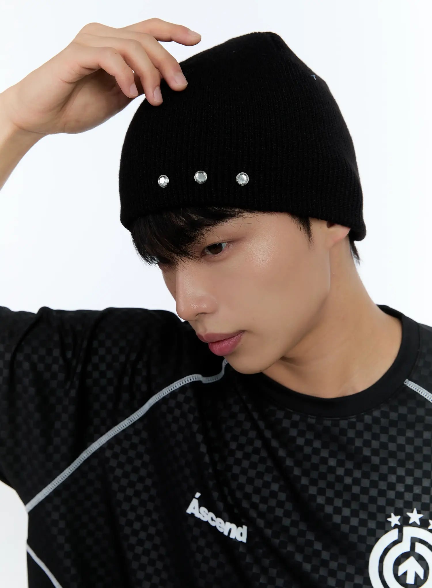 Men's Knit Beanie with Studs IL515