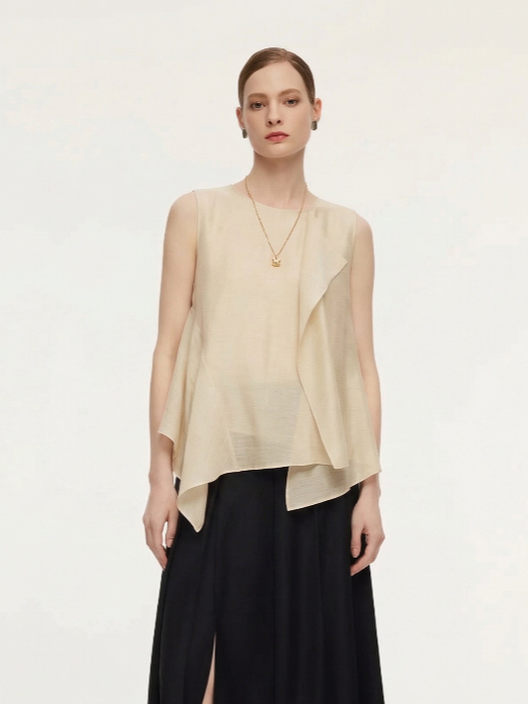 Women's top with ruffles made of lyocell blend