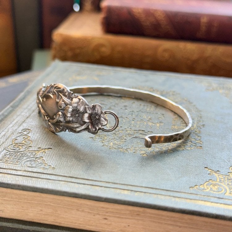 PetalCharm | Vintage Bracelet in Silver