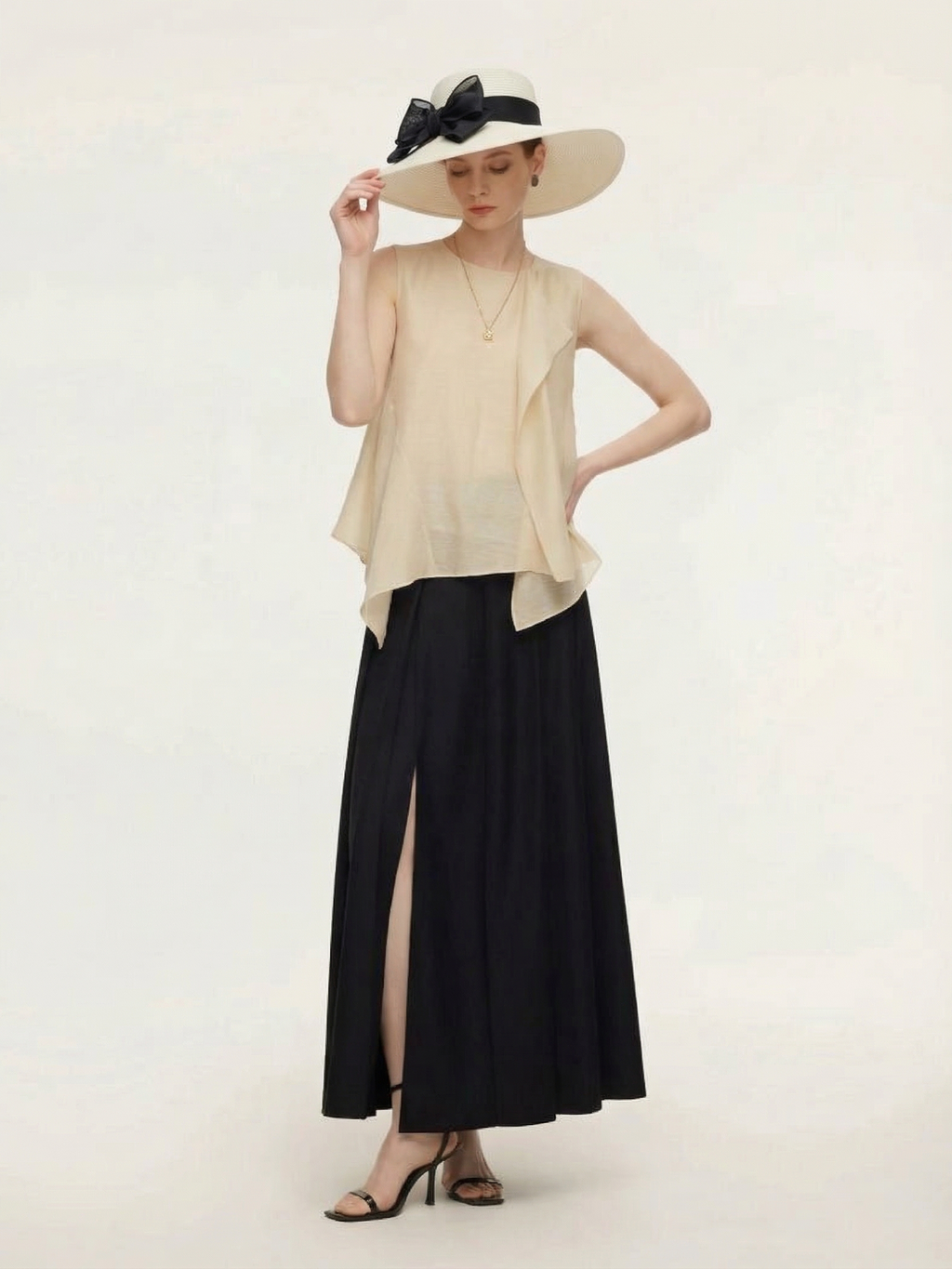 Women's top with ruffles made of lyocell blend