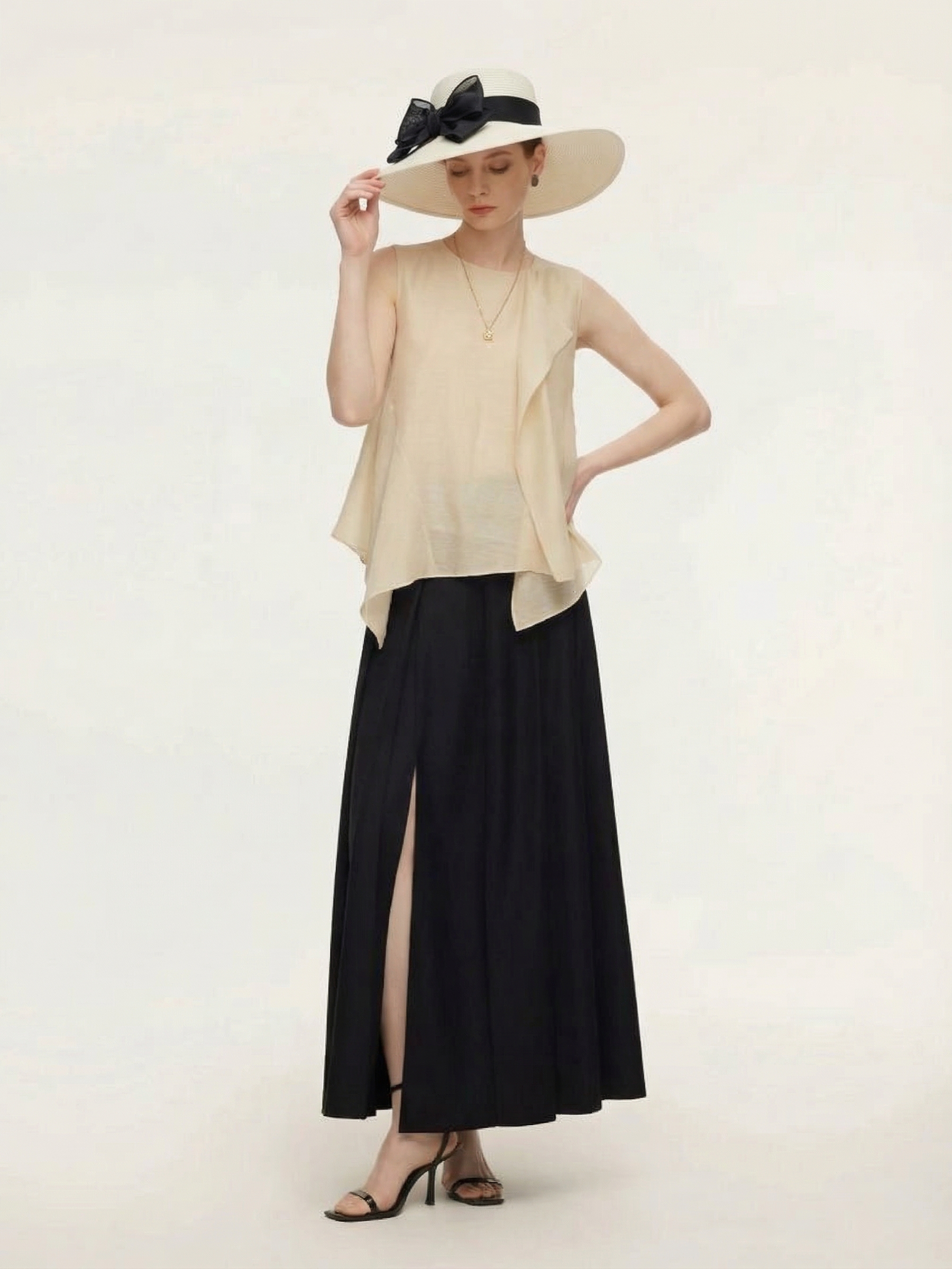 Women's top with ruffles made of lyocell blend