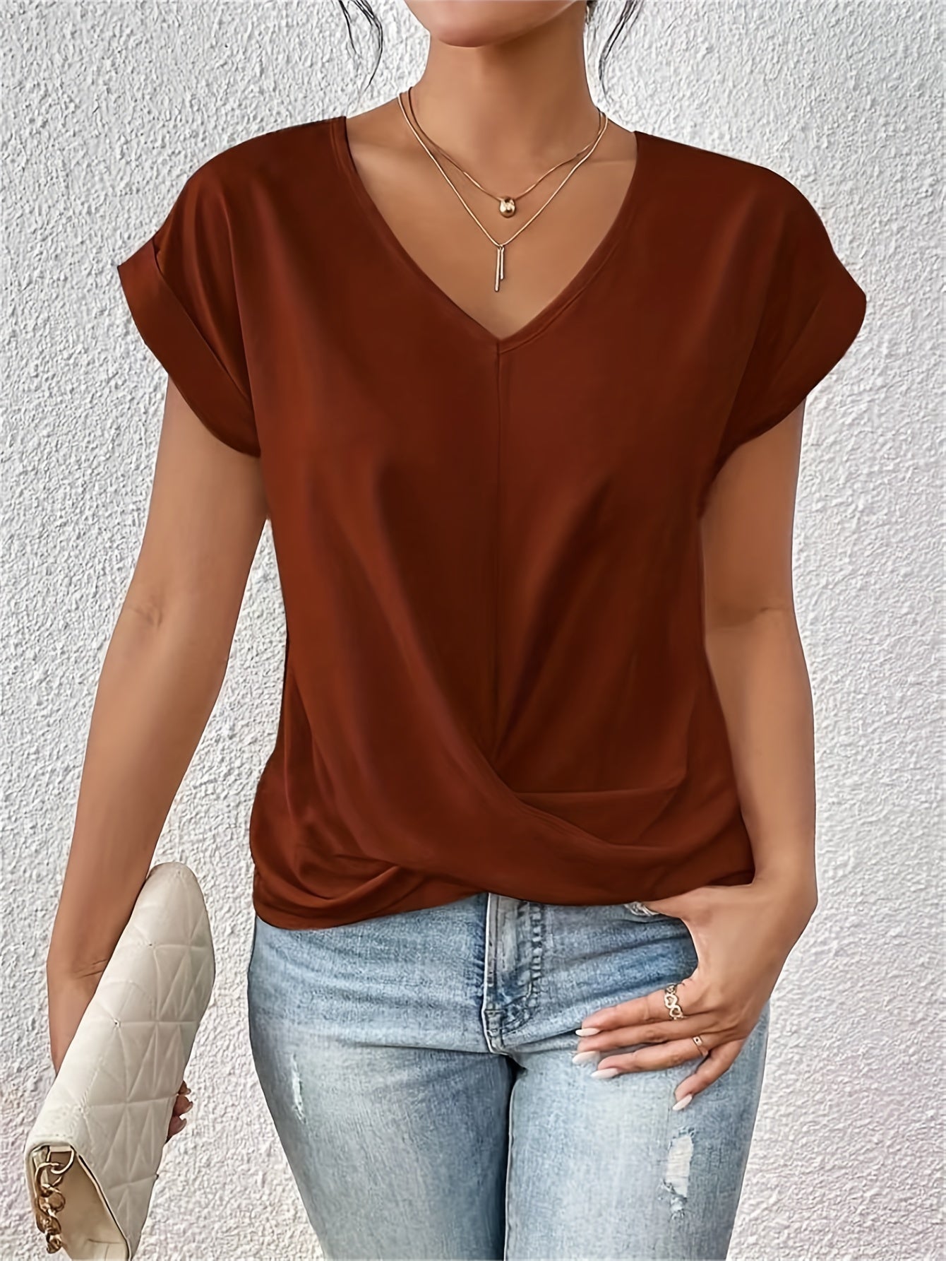 Eloise | Women's T-Shirt with Heart Neckline