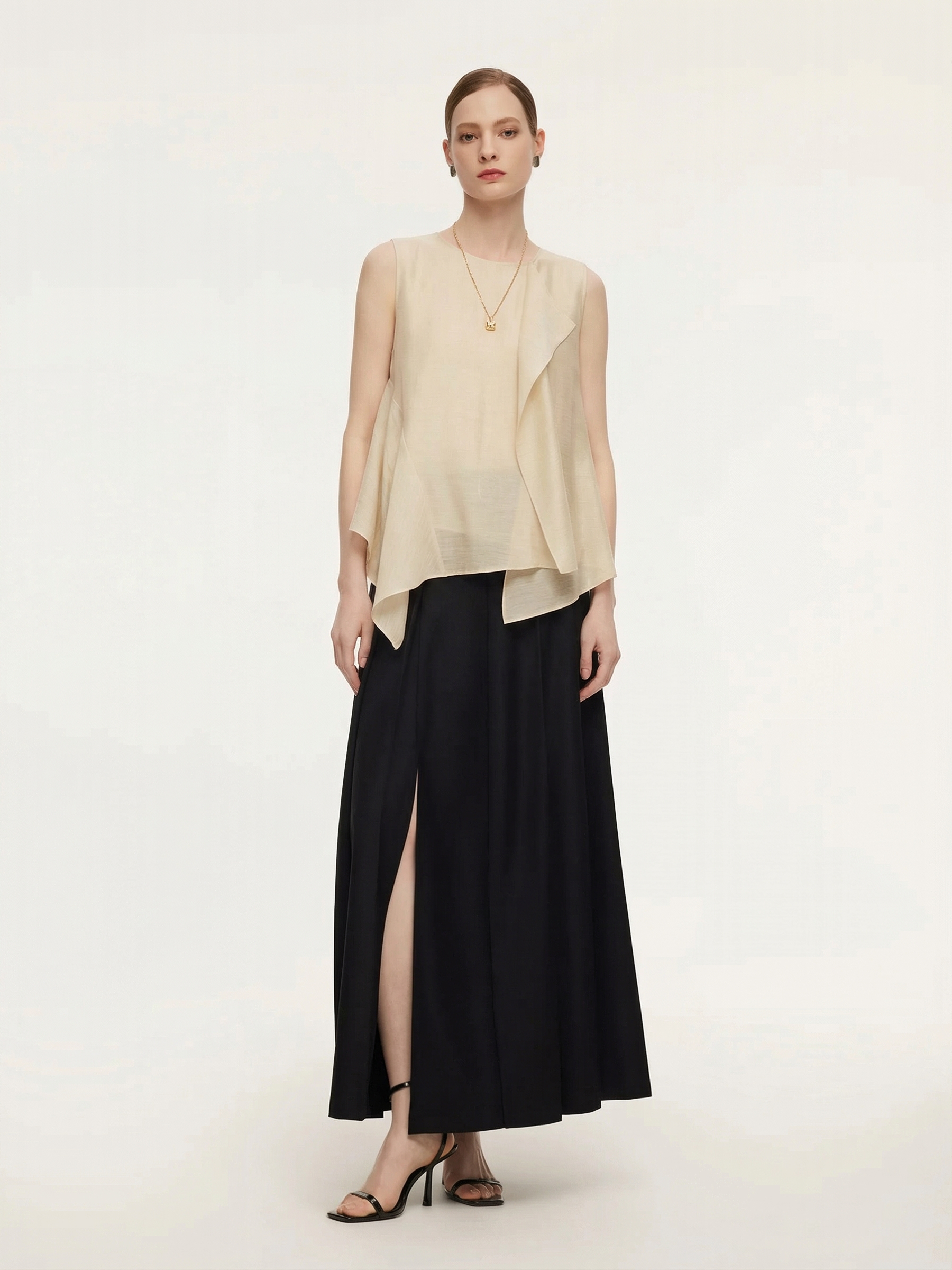Women's top with ruffles made of lyocell blend