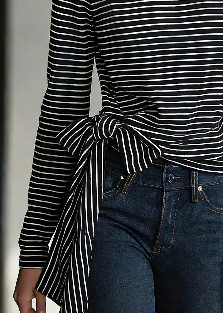 Nerina | T-Shirt with Stripes and Tie