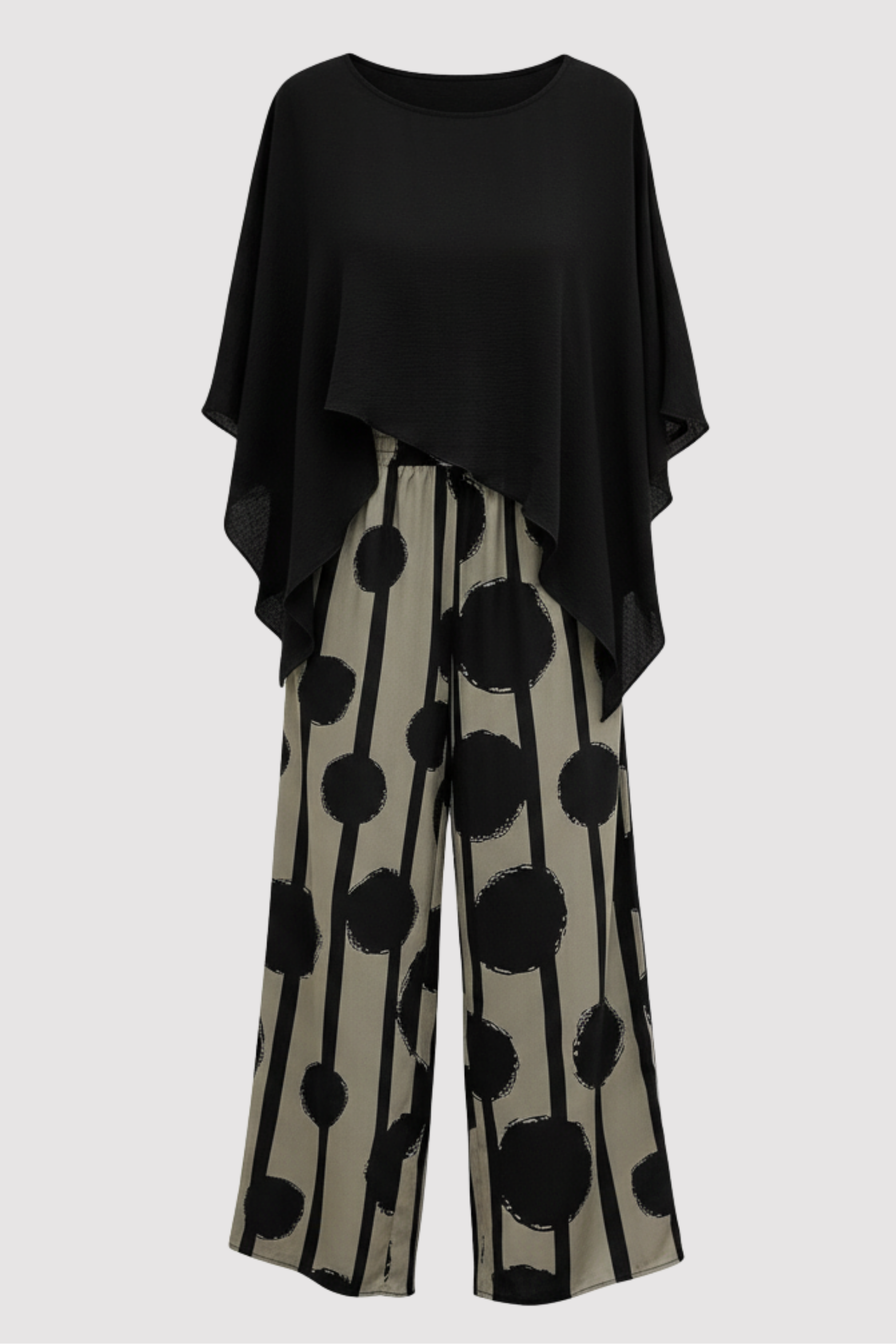 Women's Outfit – Asymmetrical Print Set, Modern & Stylish