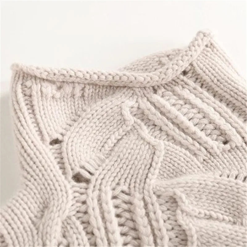 Women's Dress Timea – Elegant V-Neck and Relaxed Fit