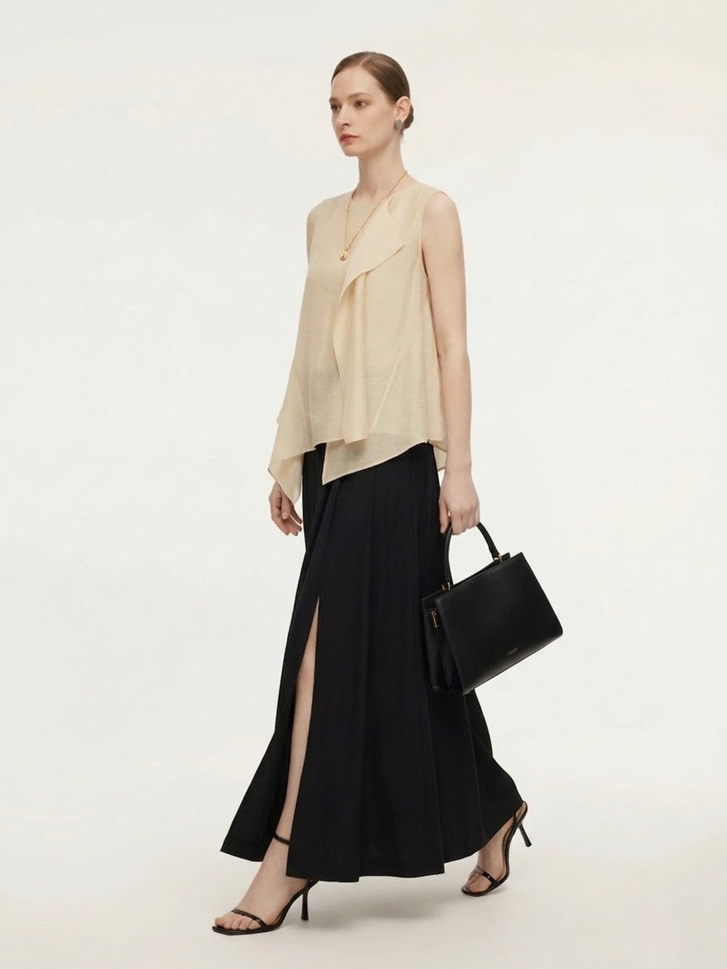 Women's top with ruffles made of lyocell blend
