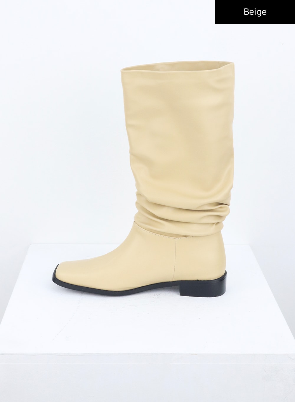Quadratic Toe Boots up to the Calf CU329