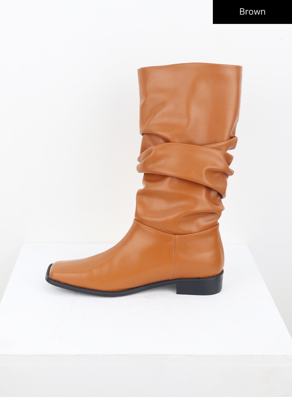 Quadratic Toe Boots up to the Calf CU329