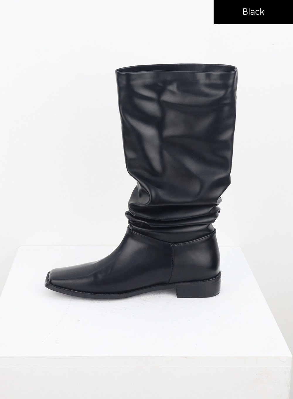 Quadratic Toe Boots up to the Calf CU329