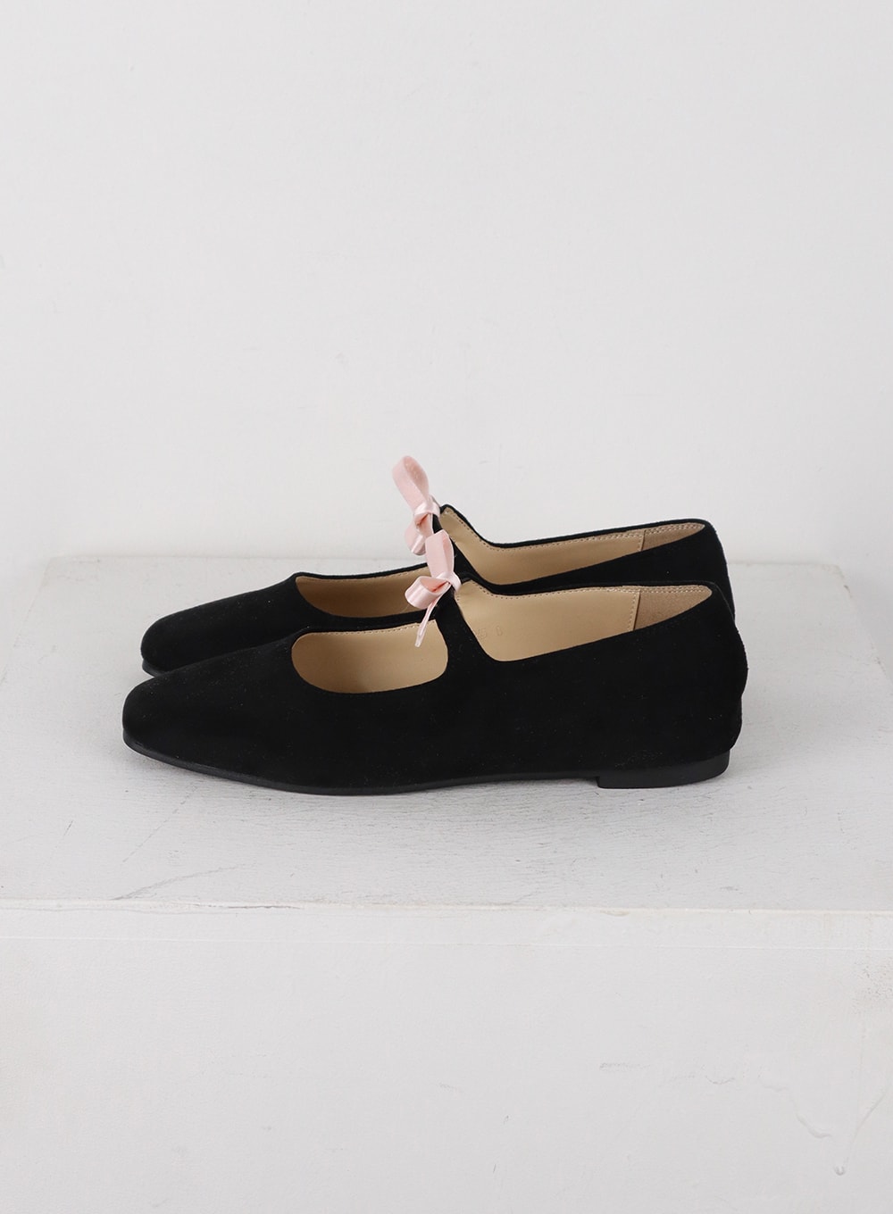 Band-Toe Flat Shoe IJ402