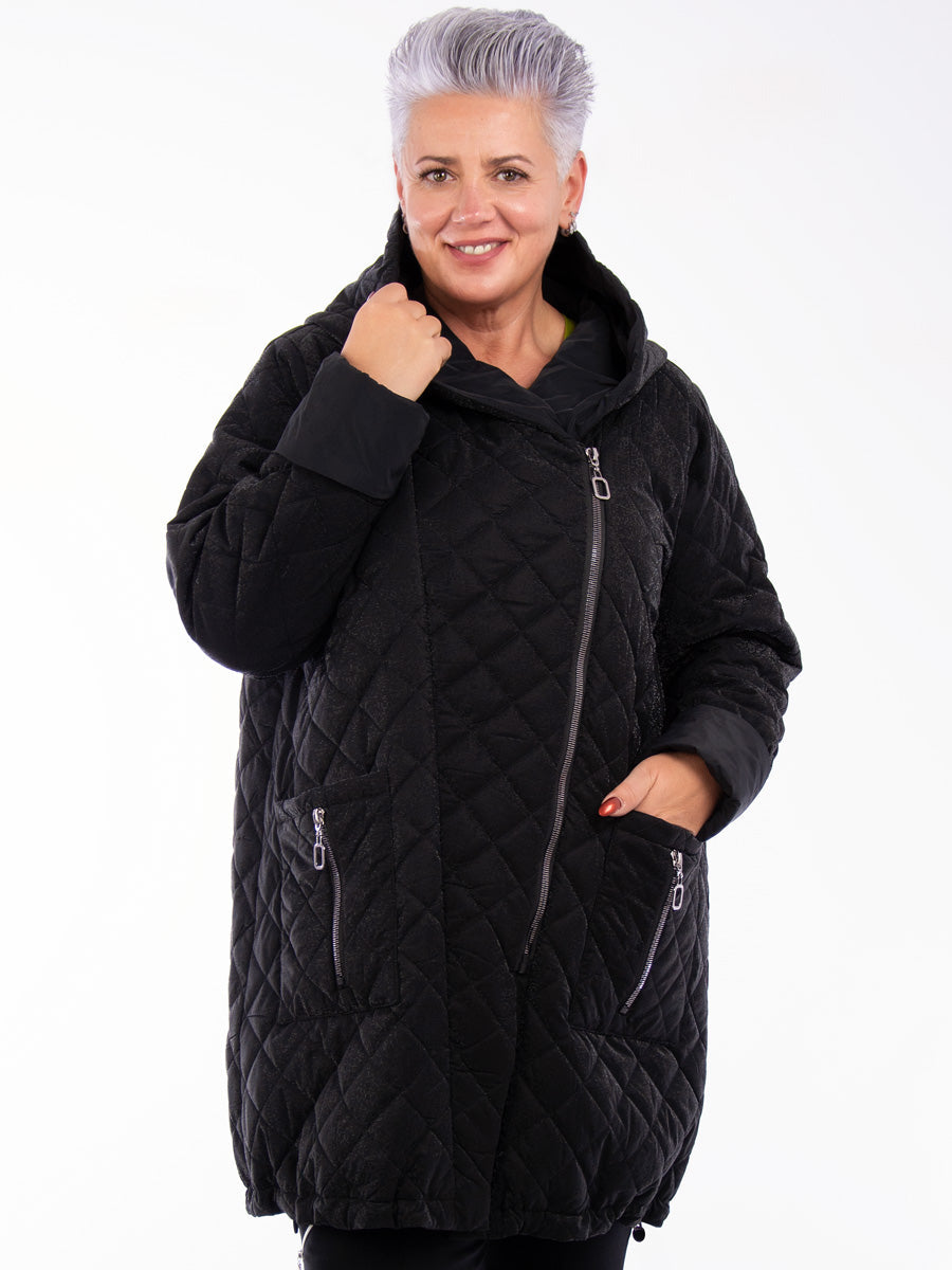 Isolde | Lightweight, quilted coat with a glossy surface