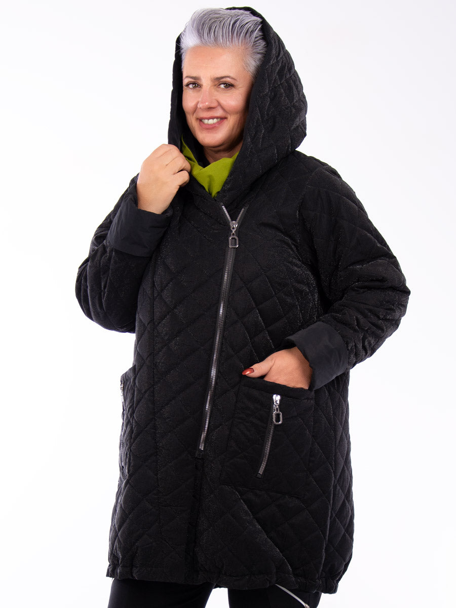 Isolde | Lightweight, quilted coat with a glossy surface